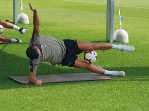 DjgFn3cXsAEiWhR 300x225 - Carga de entrenamiento dentro de un microciclo de fútbol. Revisión sistemática.